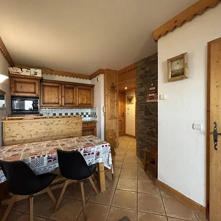 6 Pers, Accès Piscine Et Parking, Plagne Aime 2000 - Fr-1-351-267 Appartement La Plagne